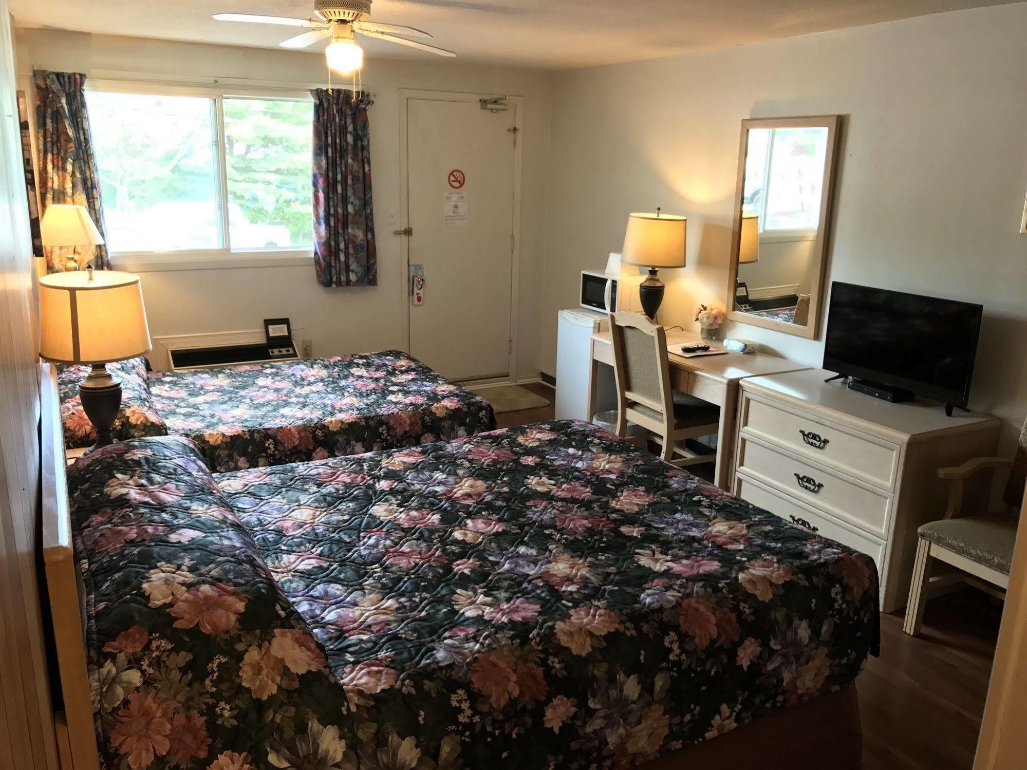 Lake City Motel Dartmouth Esterno foto