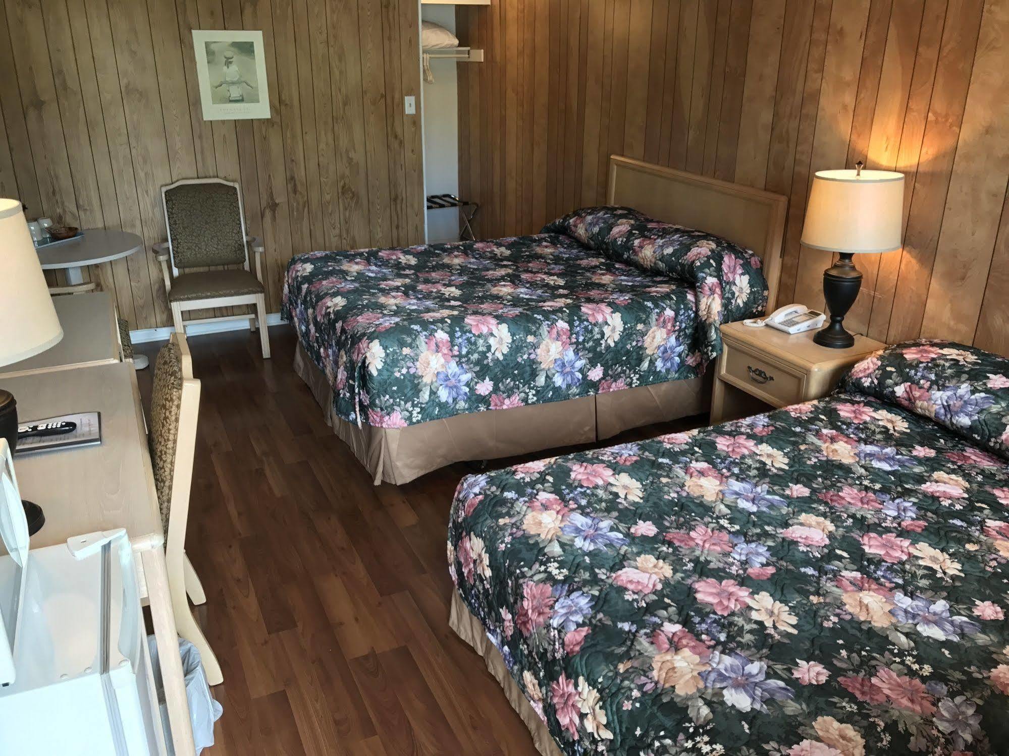 Lake City Motel Dartmouth Esterno foto