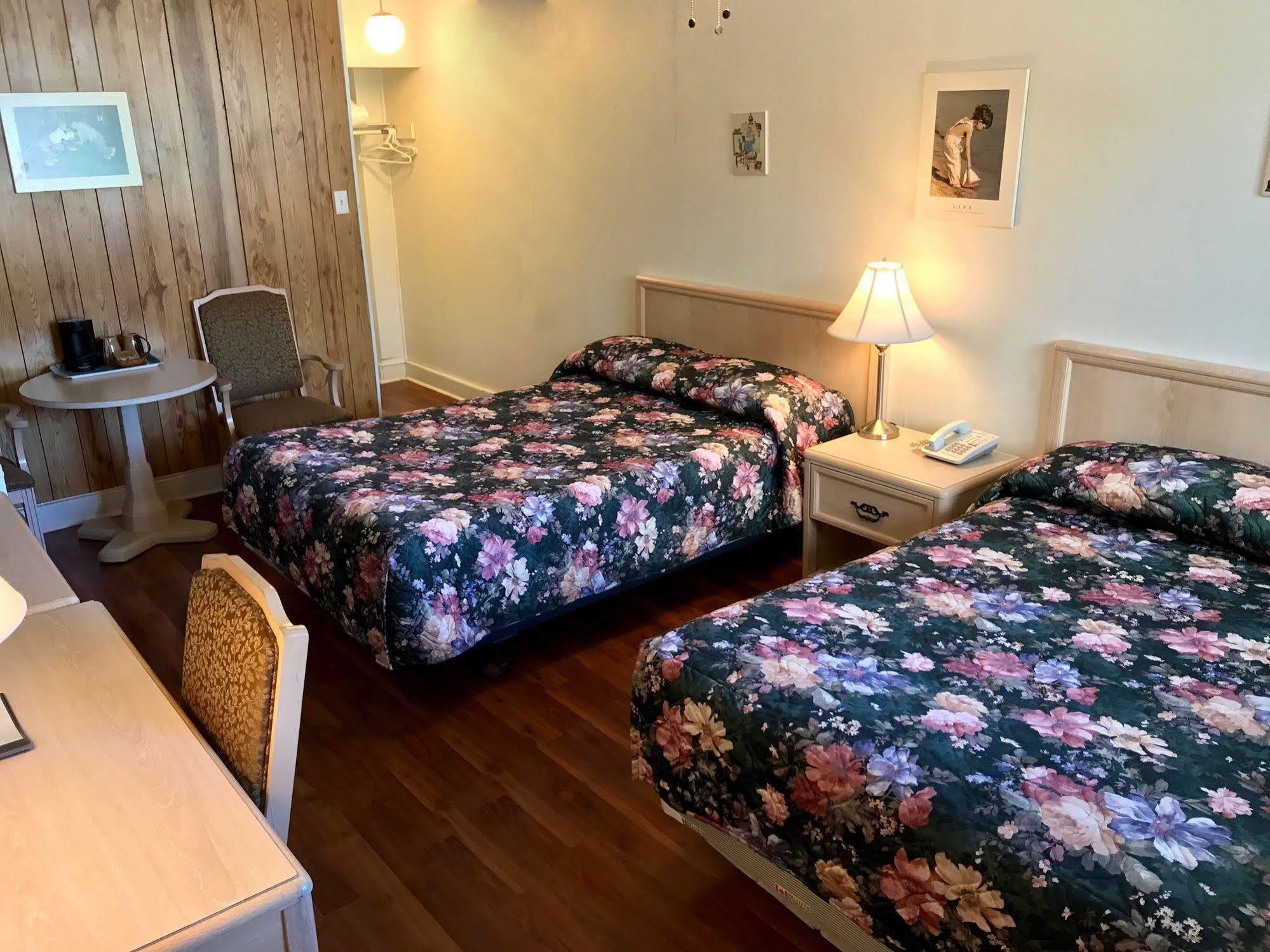 Lake City Motel Dartmouth Esterno foto