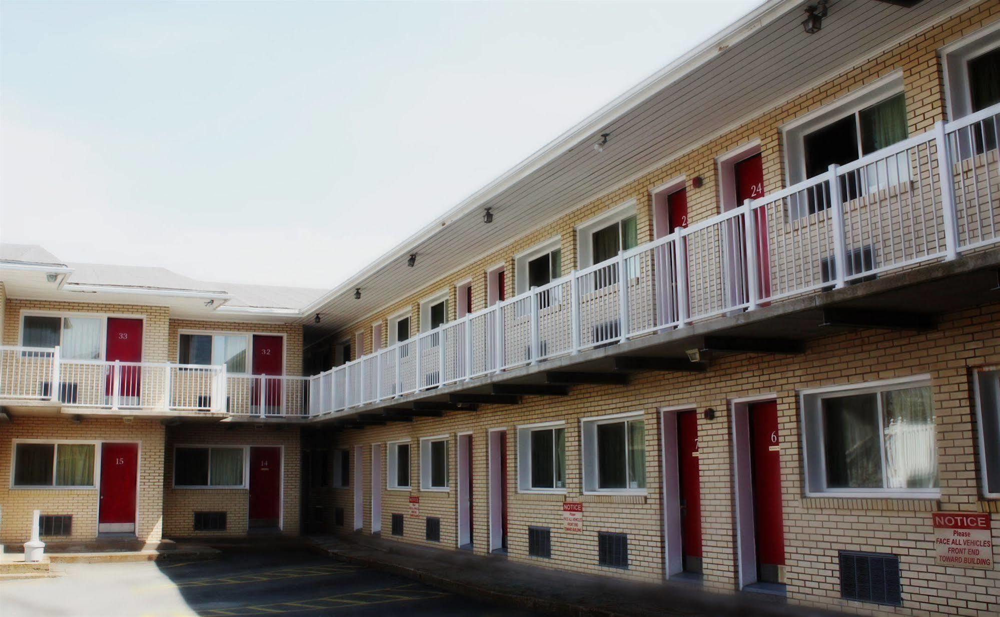 Lake City Motel Dartmouth Esterno foto