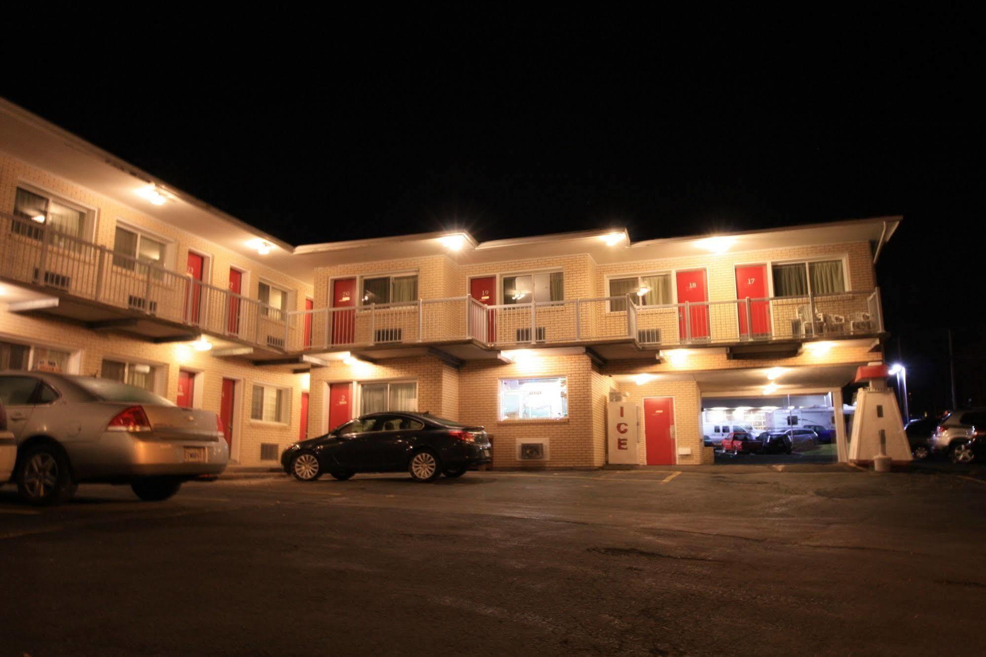 Lake City Motel Dartmouth Esterno foto