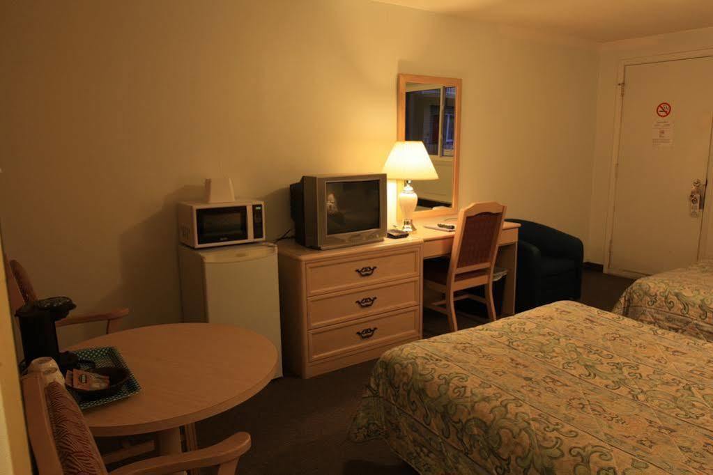 Lake City Motel Dartmouth Esterno foto
