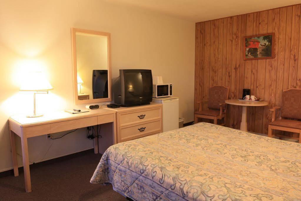Lake City Motel Dartmouth Esterno foto