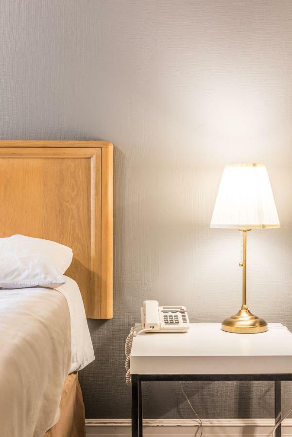 Lake City Motel Dartmouth Esterno foto