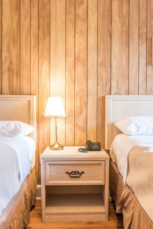 Lake City Motel Dartmouth Esterno foto