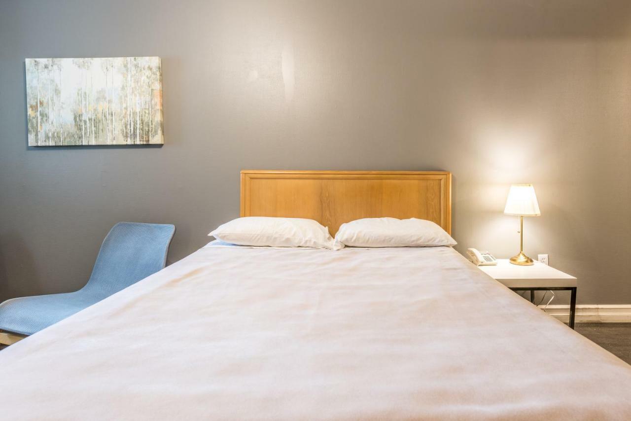 Lake City Motel Dartmouth Esterno foto